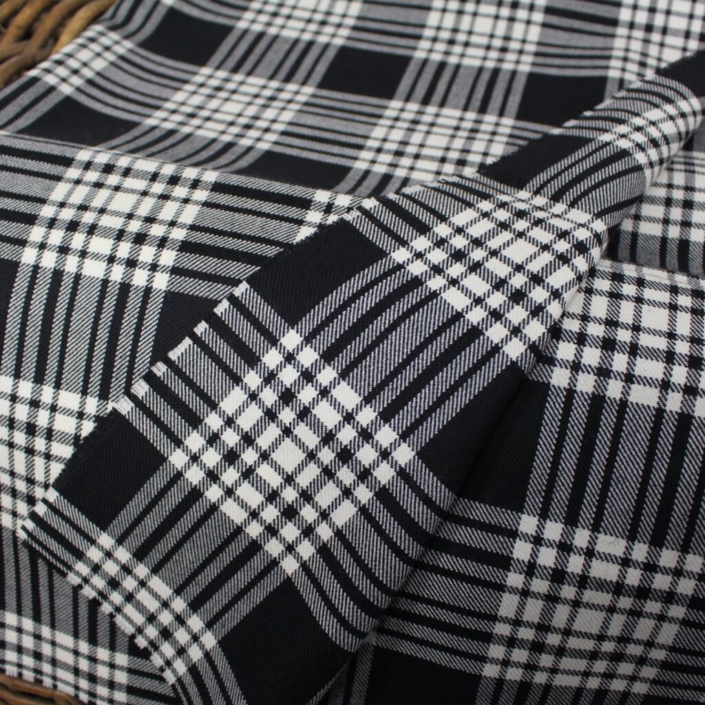 Fabricant de textile de flanelle sur mesure : flanelle écossaise noire et blanche