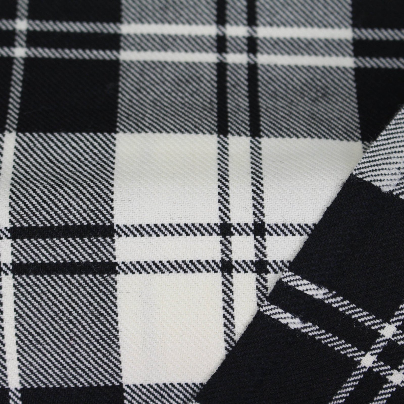 Black and White Gingham Check Yarn-Dyed Cotton Fabric - Home Innovators