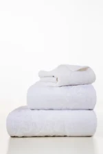⁦White Jacquard Dyed Towel⁩ - الصورة ⁦2⁩