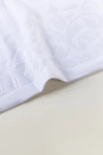⁦White Jacquard Dyed Towel⁩ - الصورة ⁦5⁩