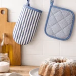 Juego de manoplas y agarradores de cocina a rayas índigo